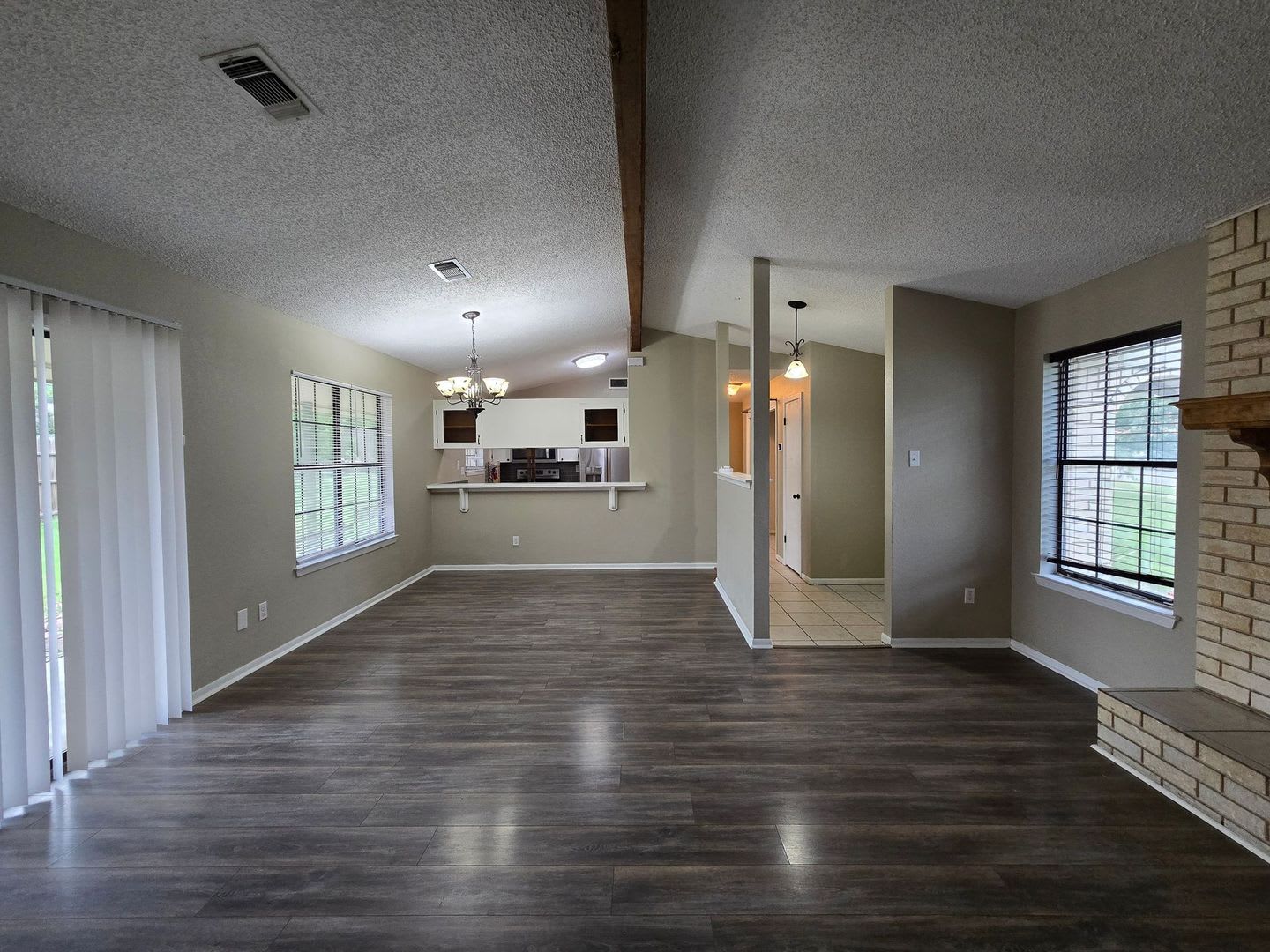BACK TO SCHOOL RENT SPECIAL – photo 4