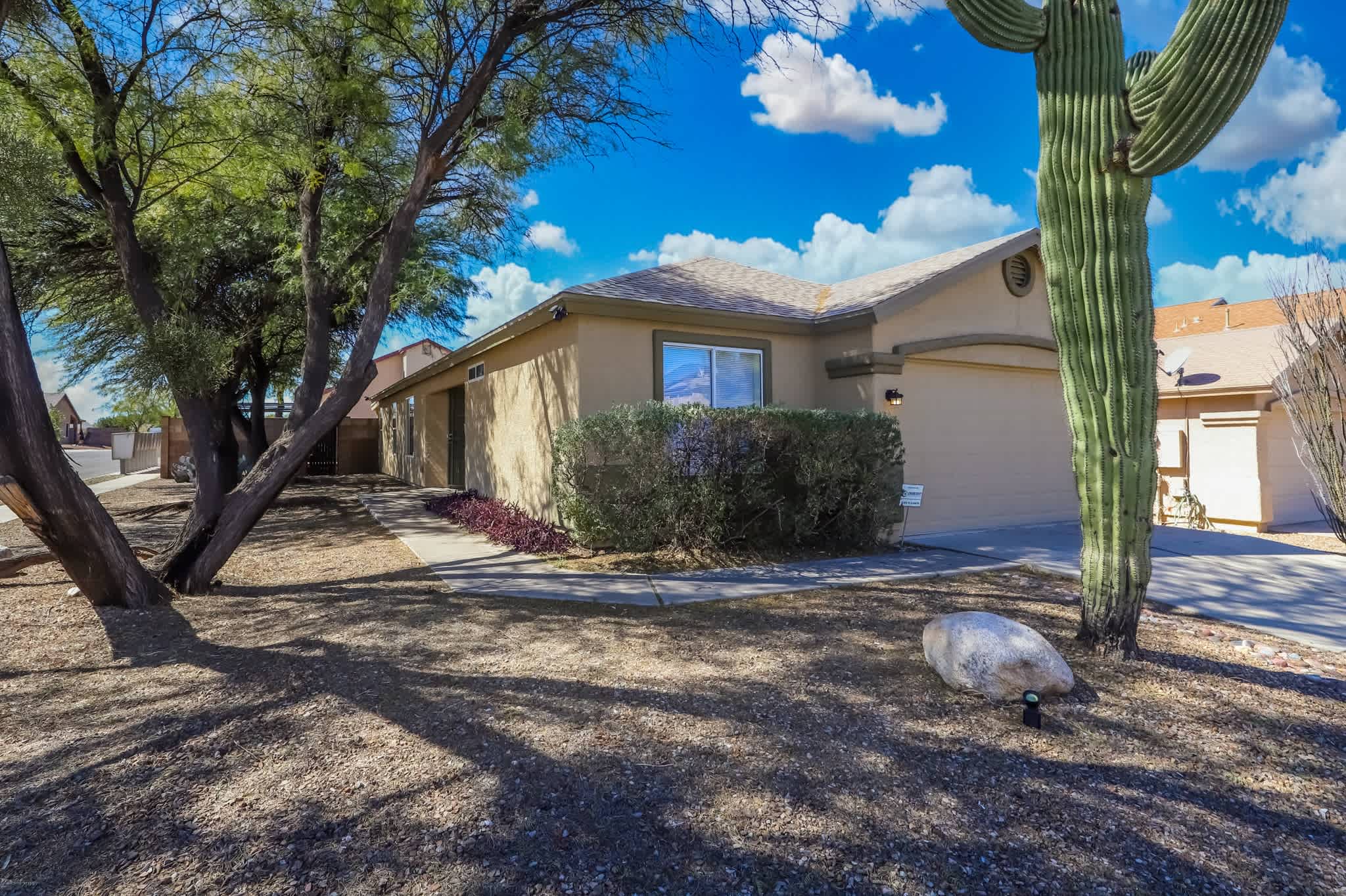 9108 East Muleshoe Street – photo 2