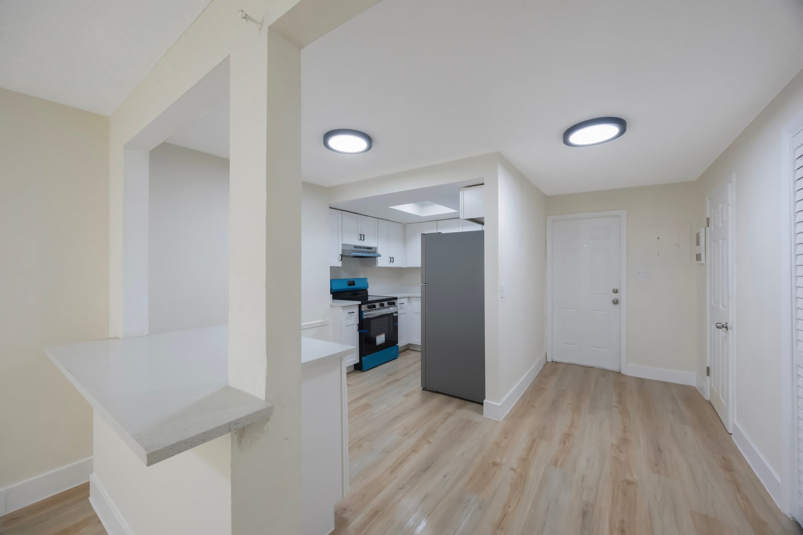 2753 53rd Avenue North – photo 3