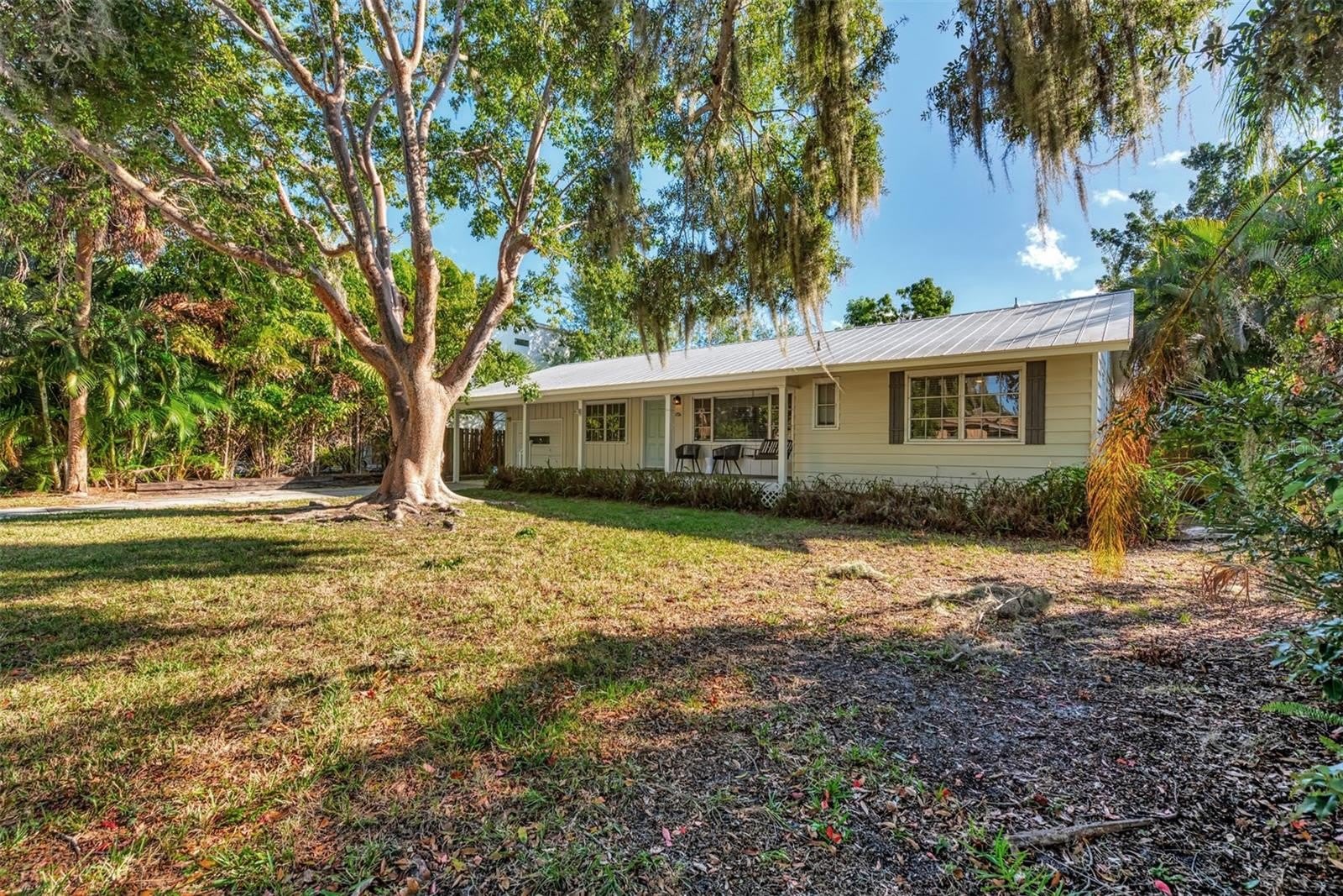 1726 FLOYD Street – photo 3