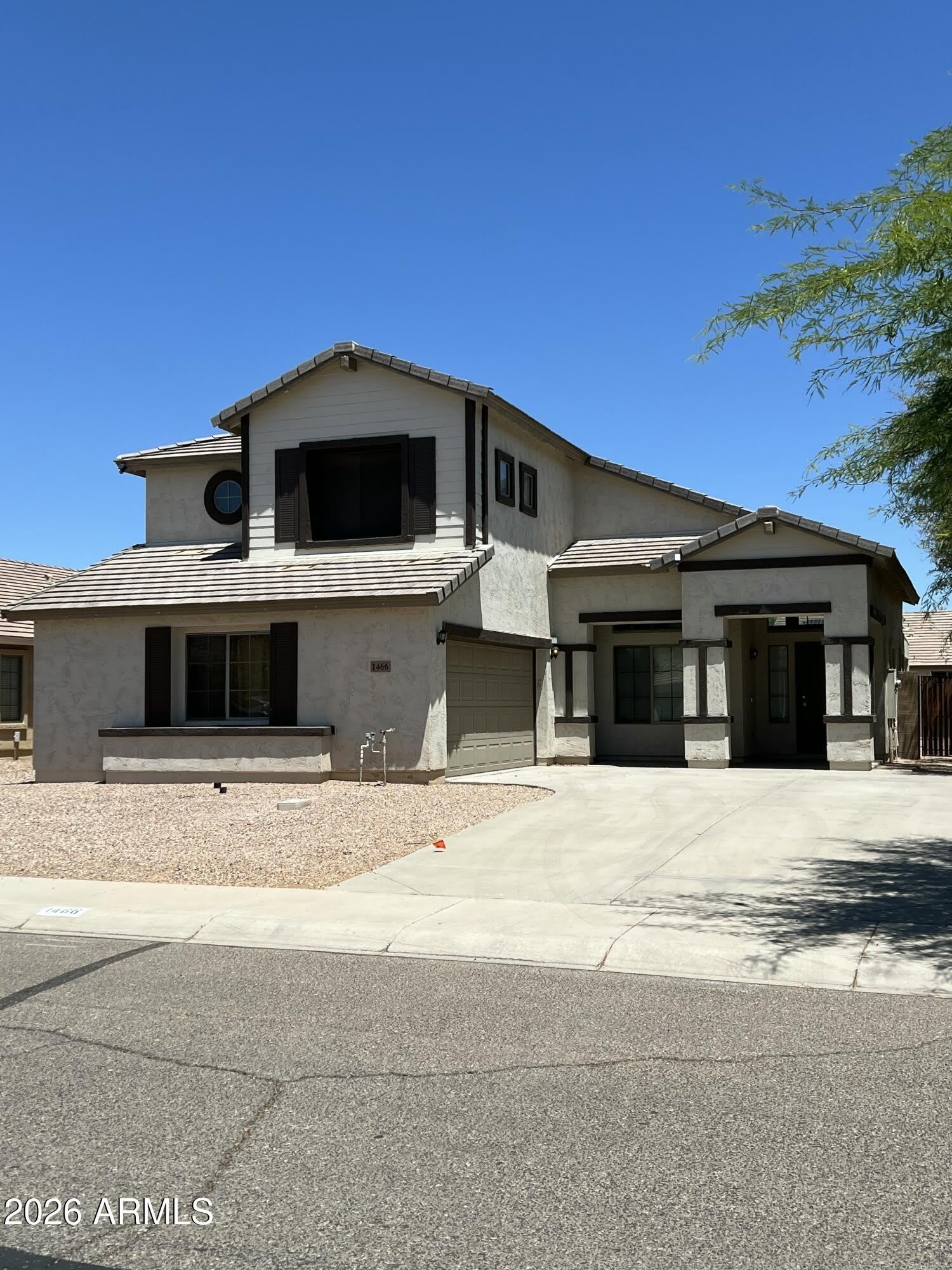 1466 E HOLIDAY Drive – photo 1