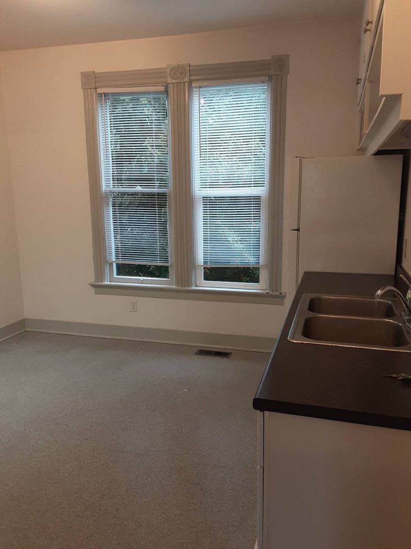 511 E Chestnut Street – photo 4