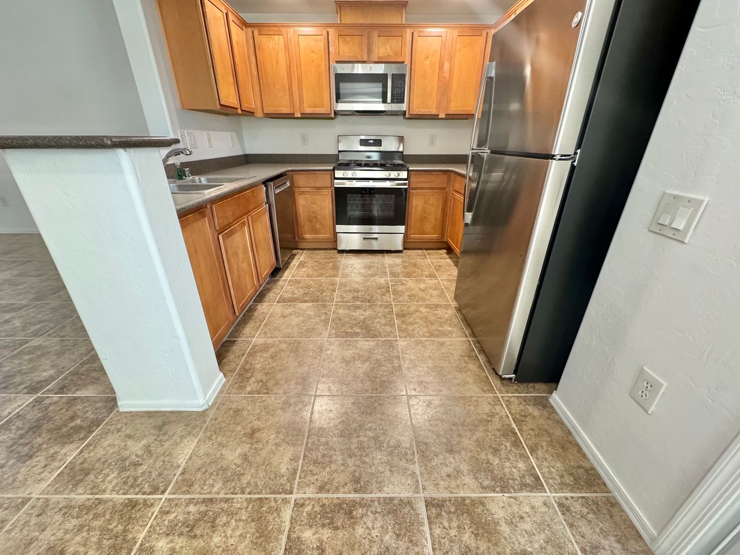 Freshly Remodeled West Las Vegas Condo Near Summerlin W Modern Upgrades Attached Garage Resort Style Amenities – photo 2