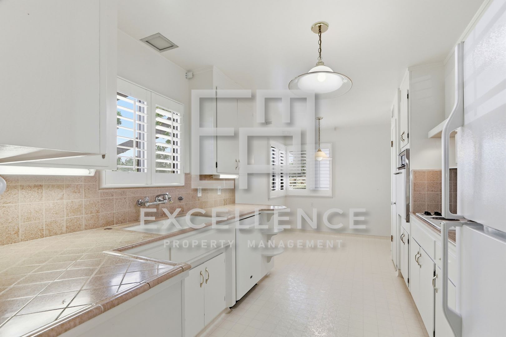 4Plex Front 2 1 5 With Office Unit 1 Car Garage Fireplace Enclosed Patio Ac Santa Clara Utilities – photo 5