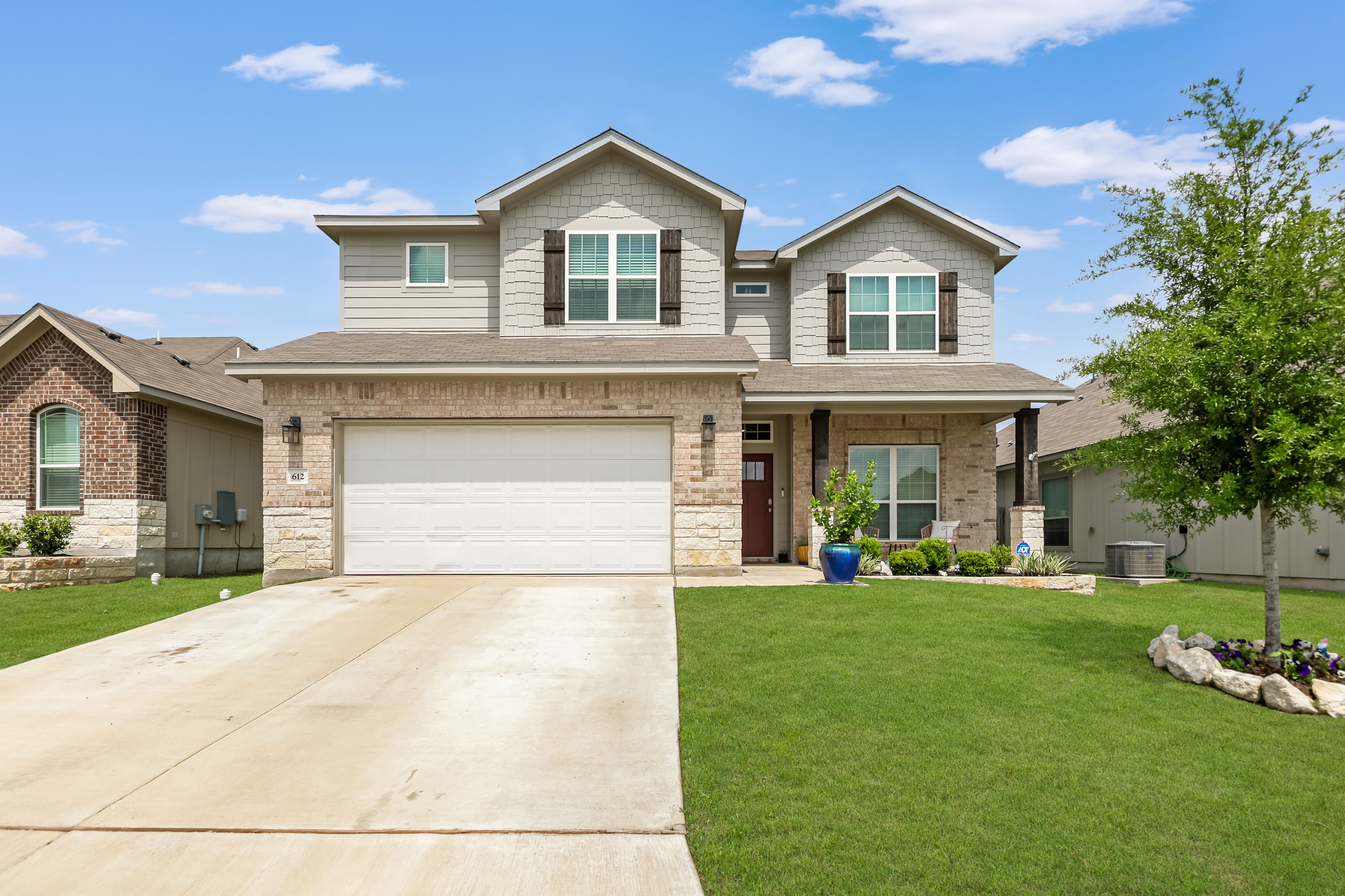 612 Pipe Creek Dr – photo 1