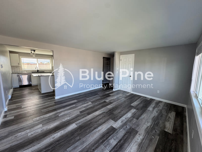 2348 Stace Street – photo 2
