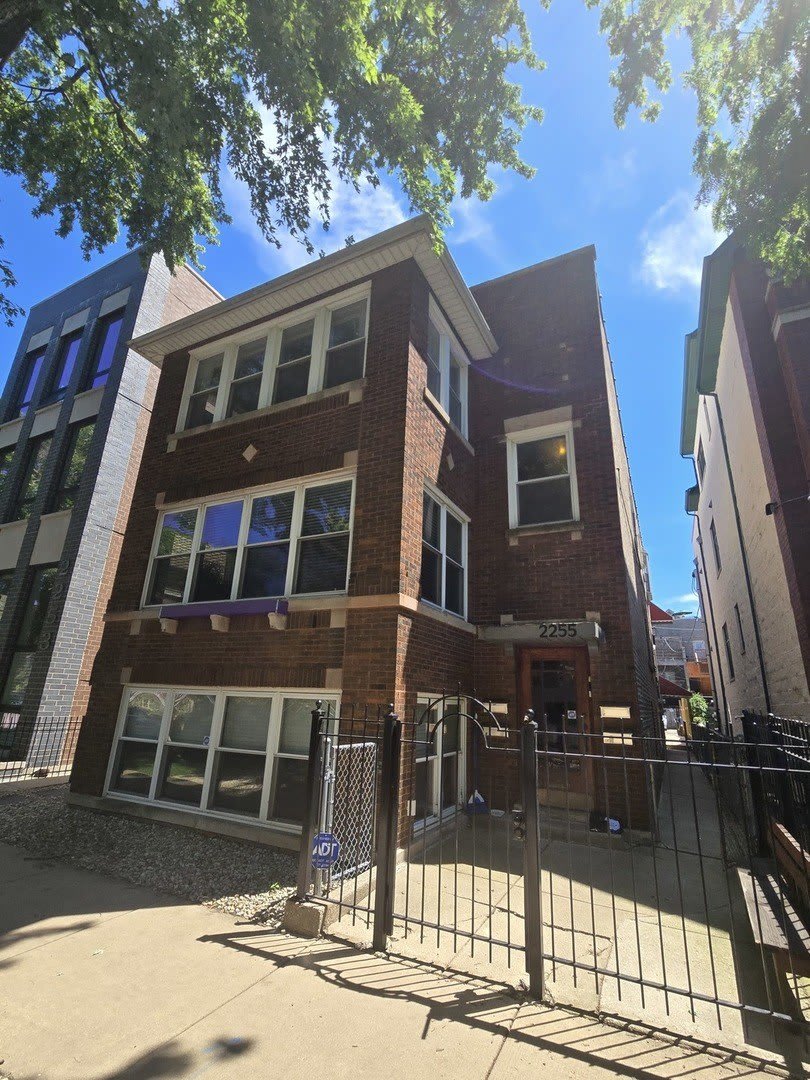 2255 W Huron Avenue – photo 1