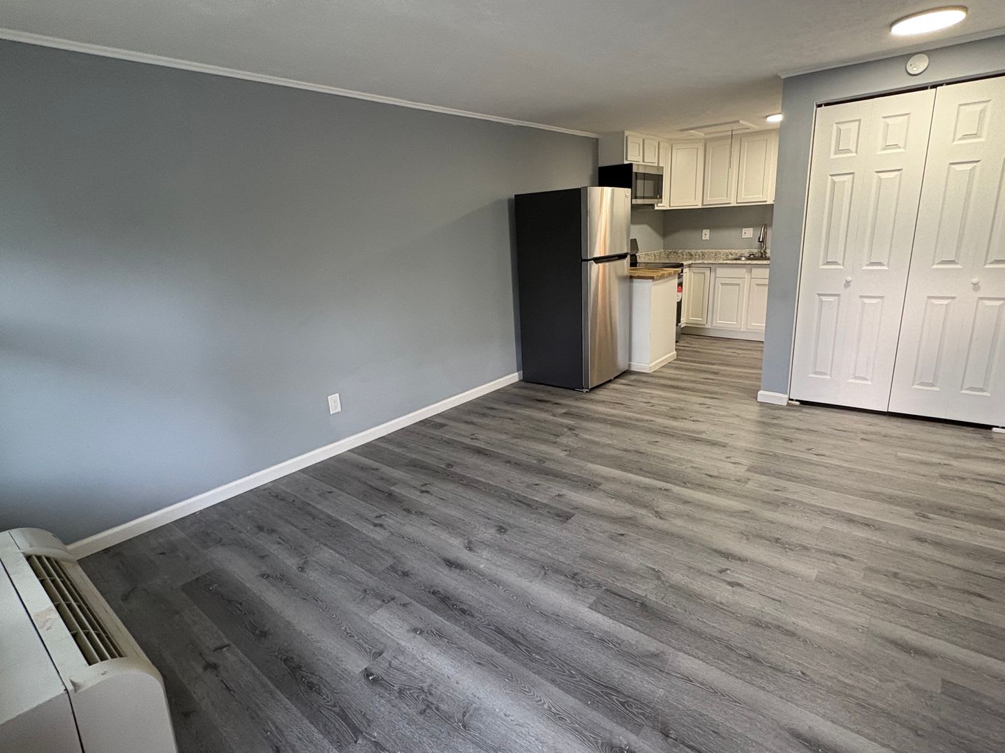 Fresh, Efficient Kent Rental with Water, Sewer & Trash Included – photo 3