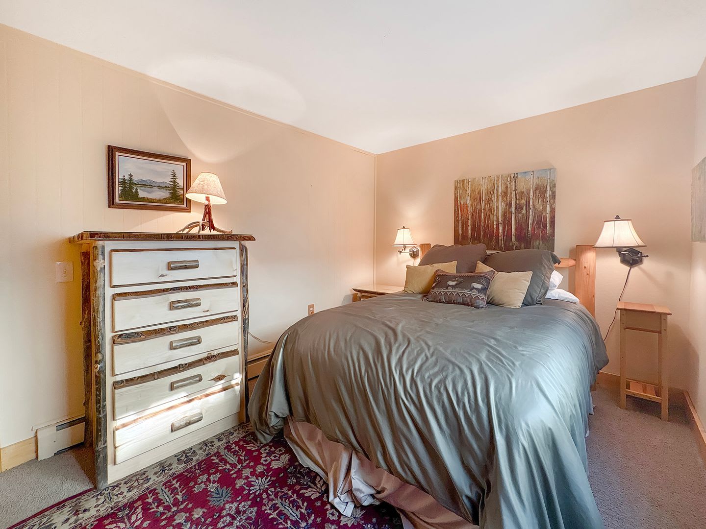 Winter rental 5-6 month lease! Hot tub! Walk to town! Garage parking! – photo 5