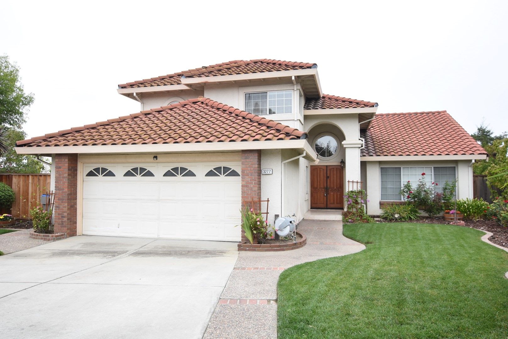 Beautiful 4 Bedroom 3 Bath Evergreen Home with Stunning Spacious Backyard! – photo 1
