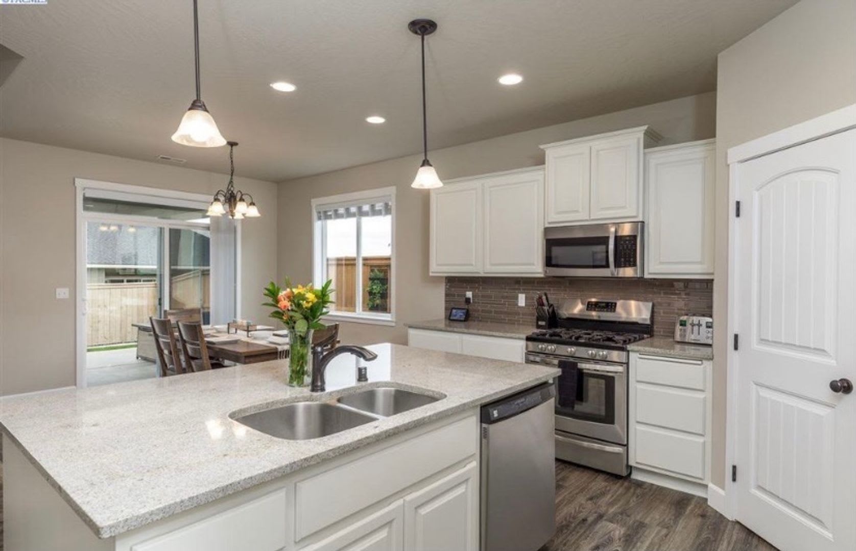 500 Off First Months Rent Beautiful 4 Bedroom Home In South Kennewick S Cherry Creek Neighborhood – photo 3
