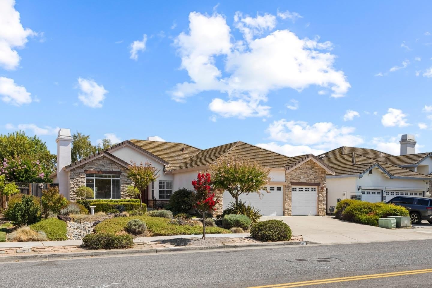 560 Diana Ave – photo 3