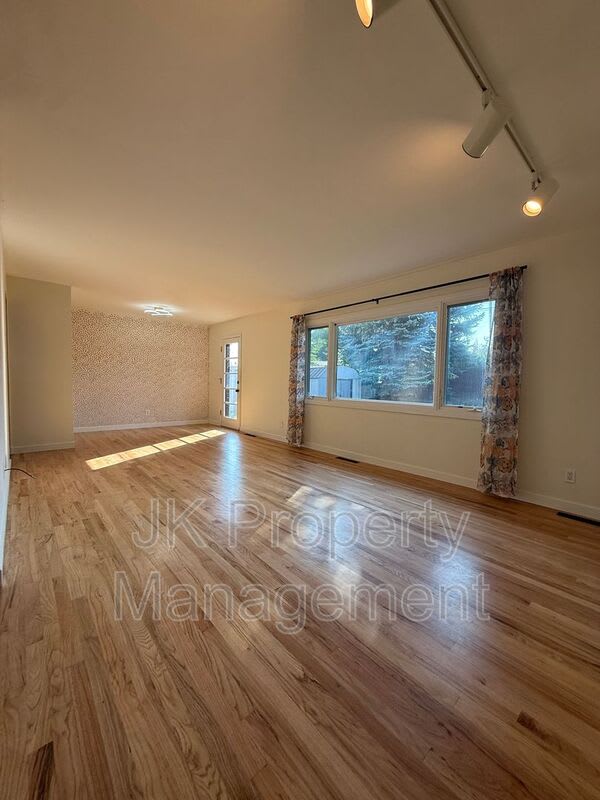 719 47th Street S – photo 4