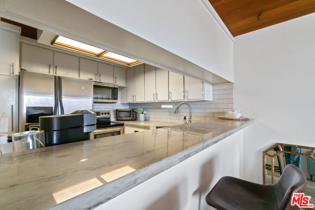6209 Pacific Avenue – photo 1