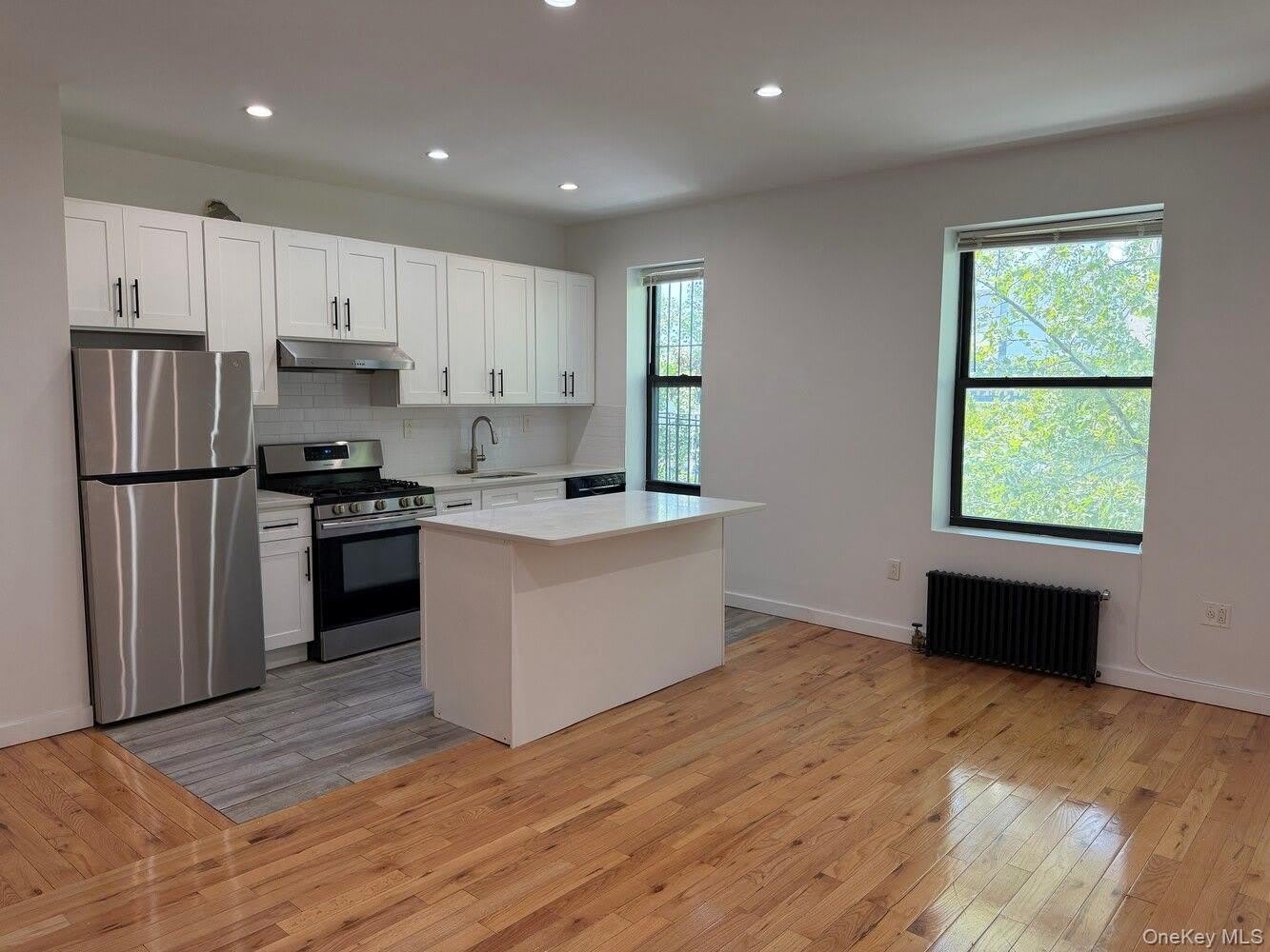 906 GERARD Avenue – photo 2