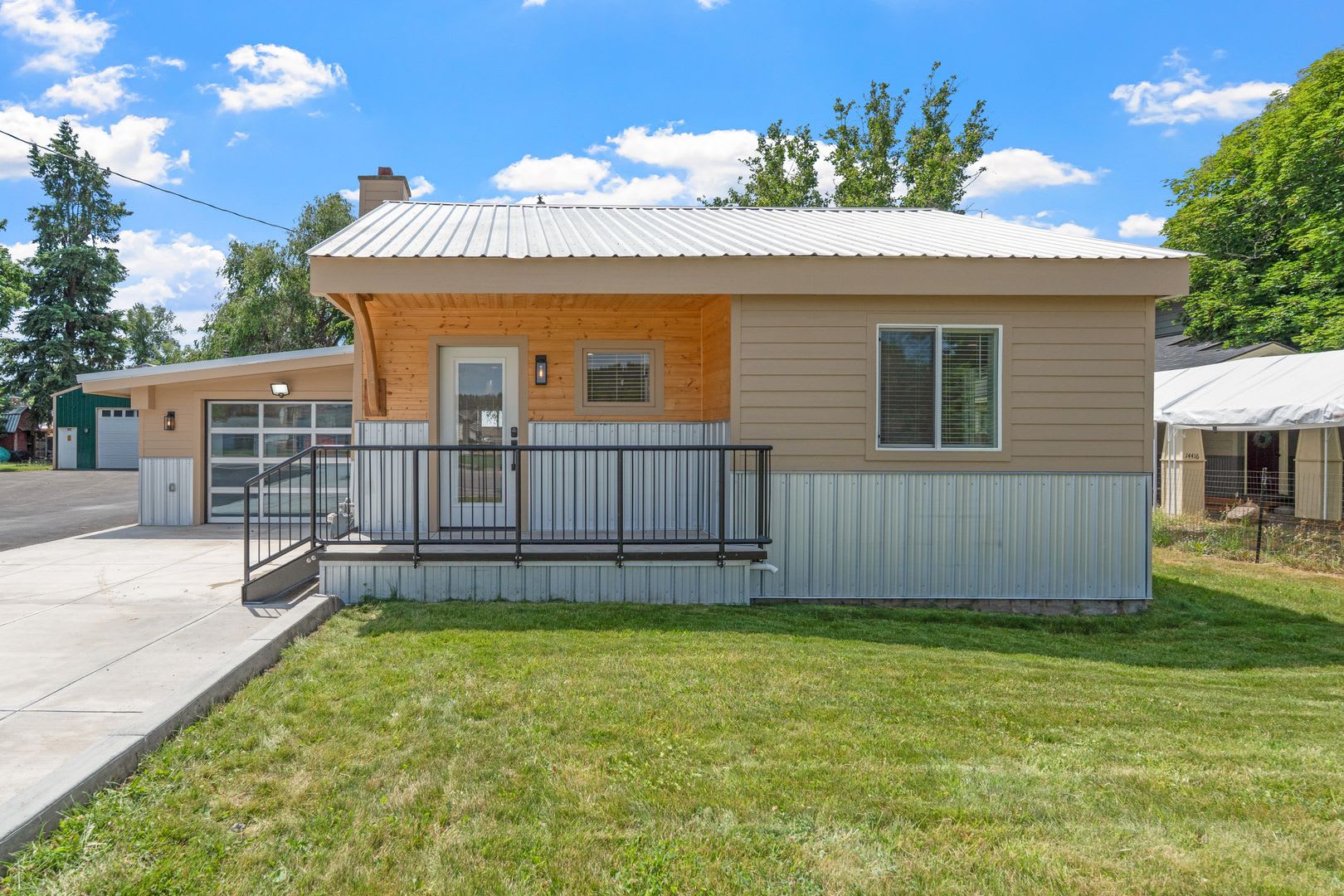 Complete Rebuild Modern Finishes 3 Bedroom 2 Bath Spokane Valley Home fenced backyard – photo 2