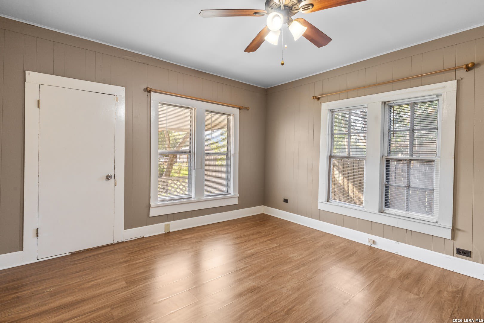 412 S 4TH ST – photo 3