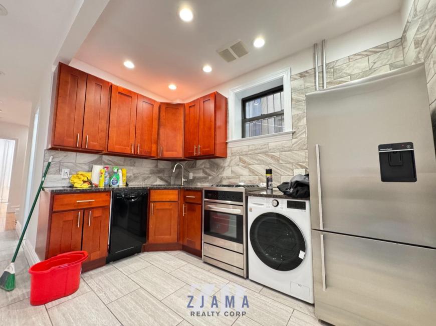 493 Seventh Avenue – photo 1