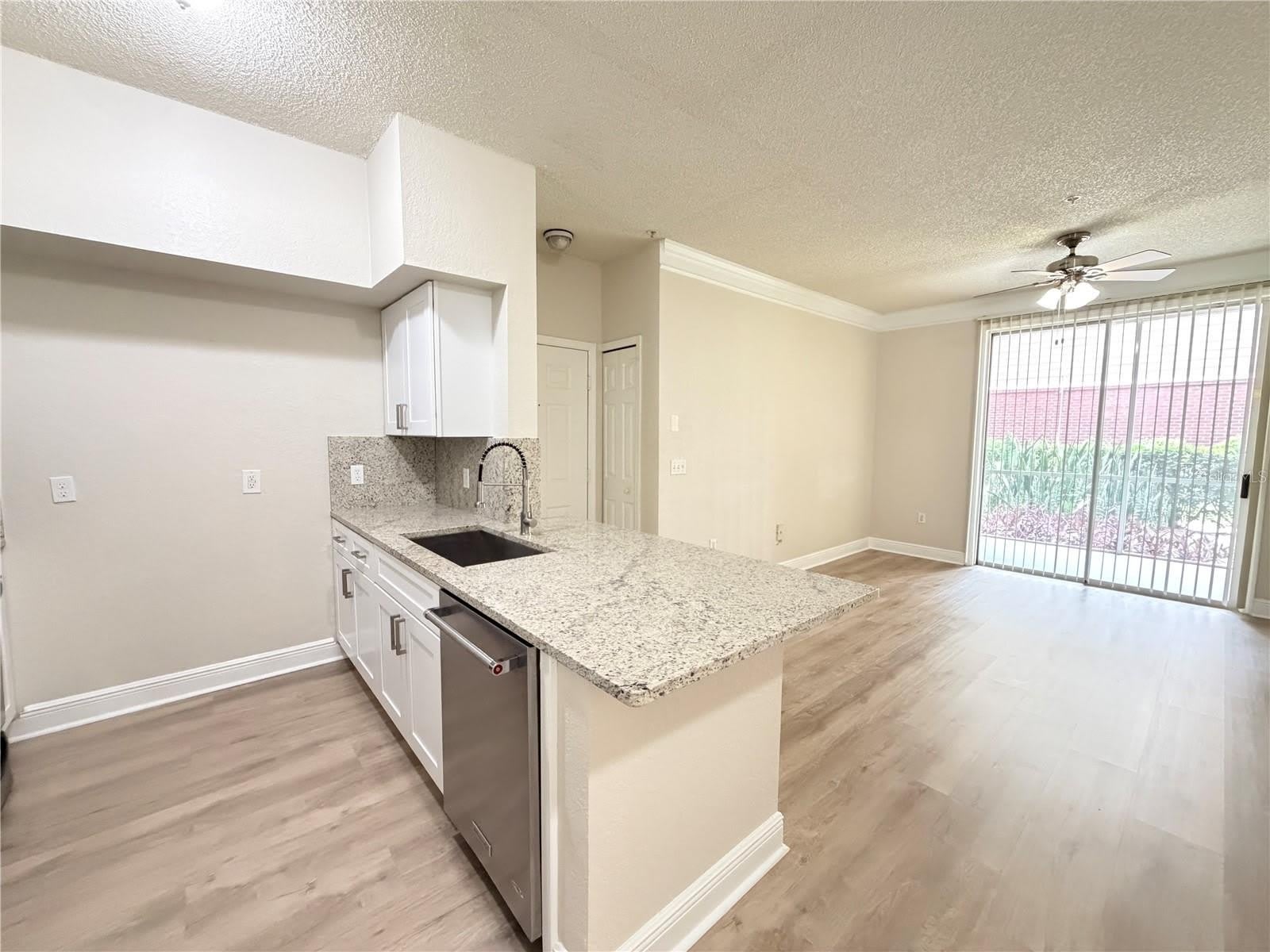13015 PLANTATION PARK Circle – photo 2