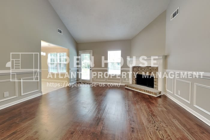 1298 Sierra Ridge Place Southeast – photo 3