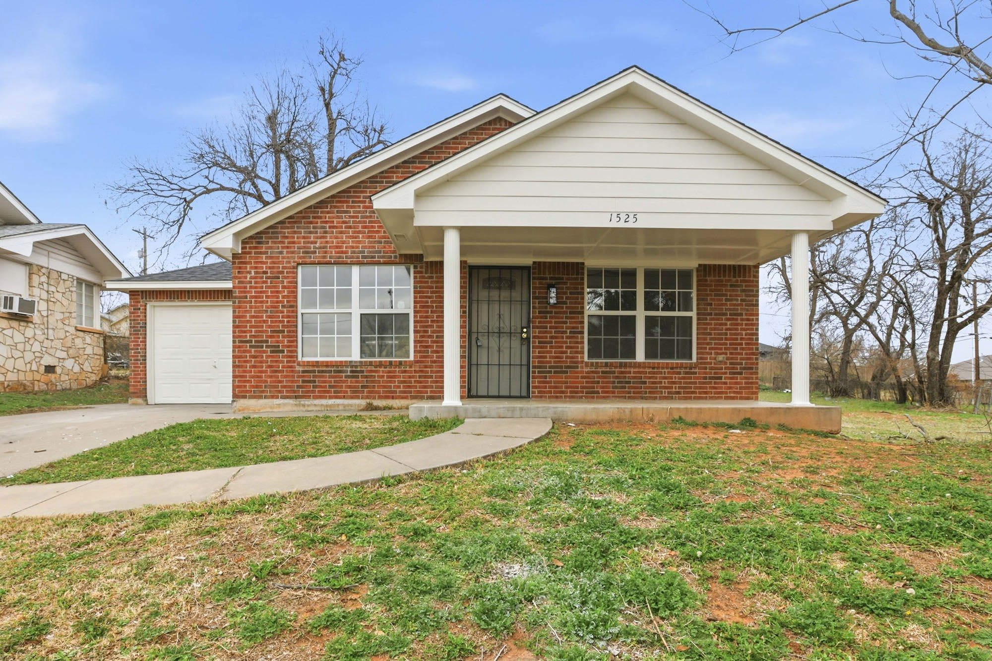 1525 Northeast 8Th Street – photo 1