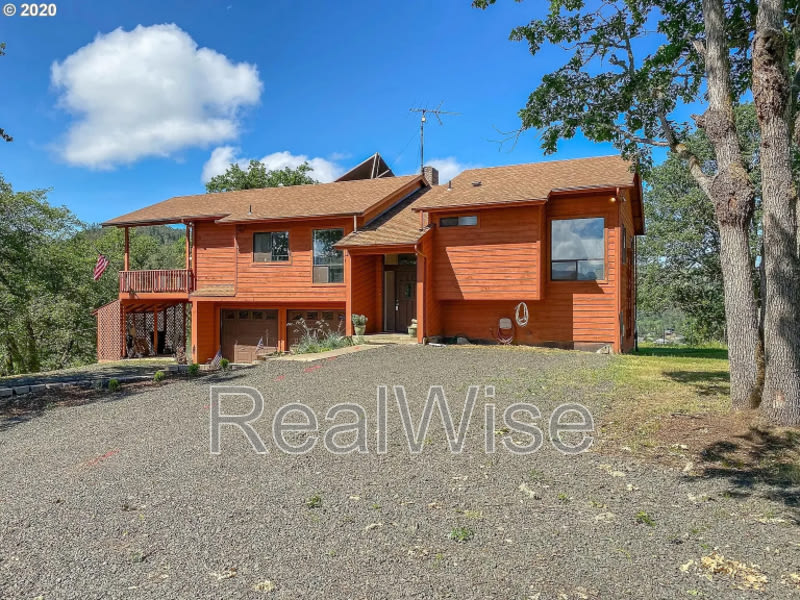 539 Hatfield Dr – photo 2