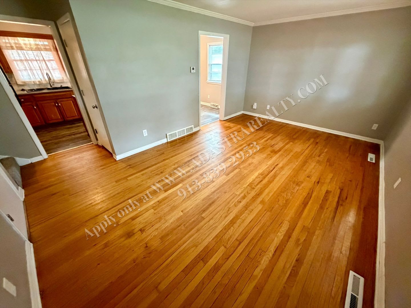 Beautiful 3 Bed Home in KCMO-Available NOW!! – photo 5