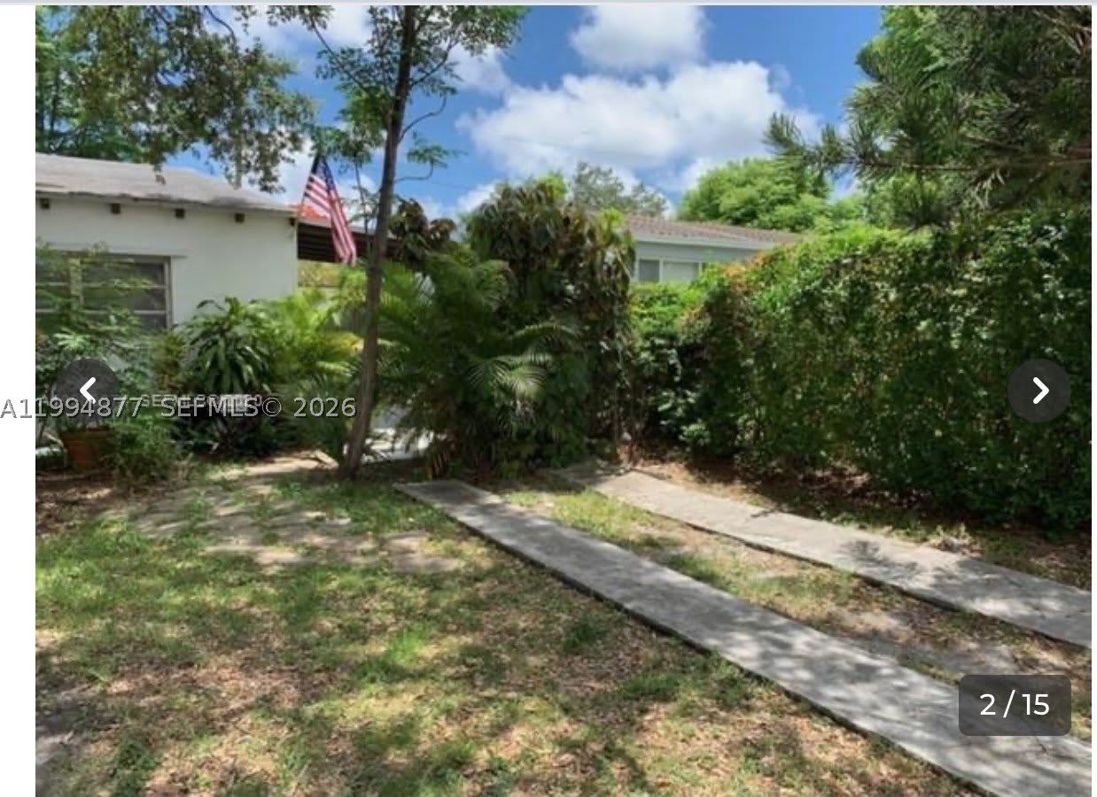 4230 SW 11th St – photo 2