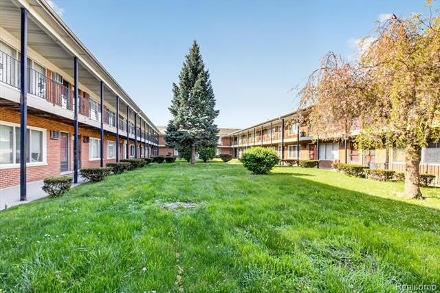 25301 5 Mile rd – photo 4