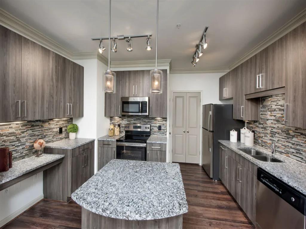 2370 Main at Sugarloaf – photo 2