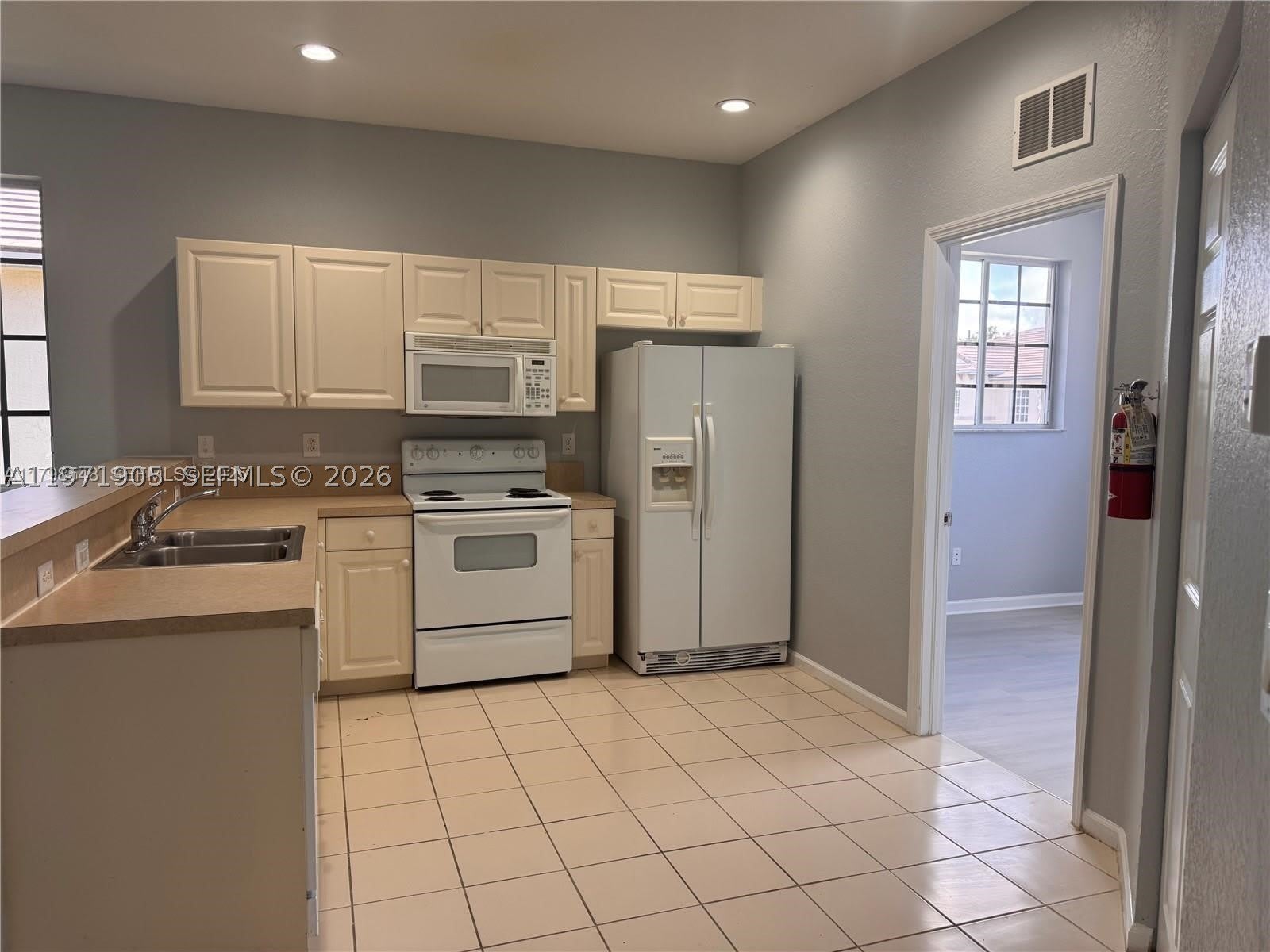 1969 Freeport Ln – photo 4