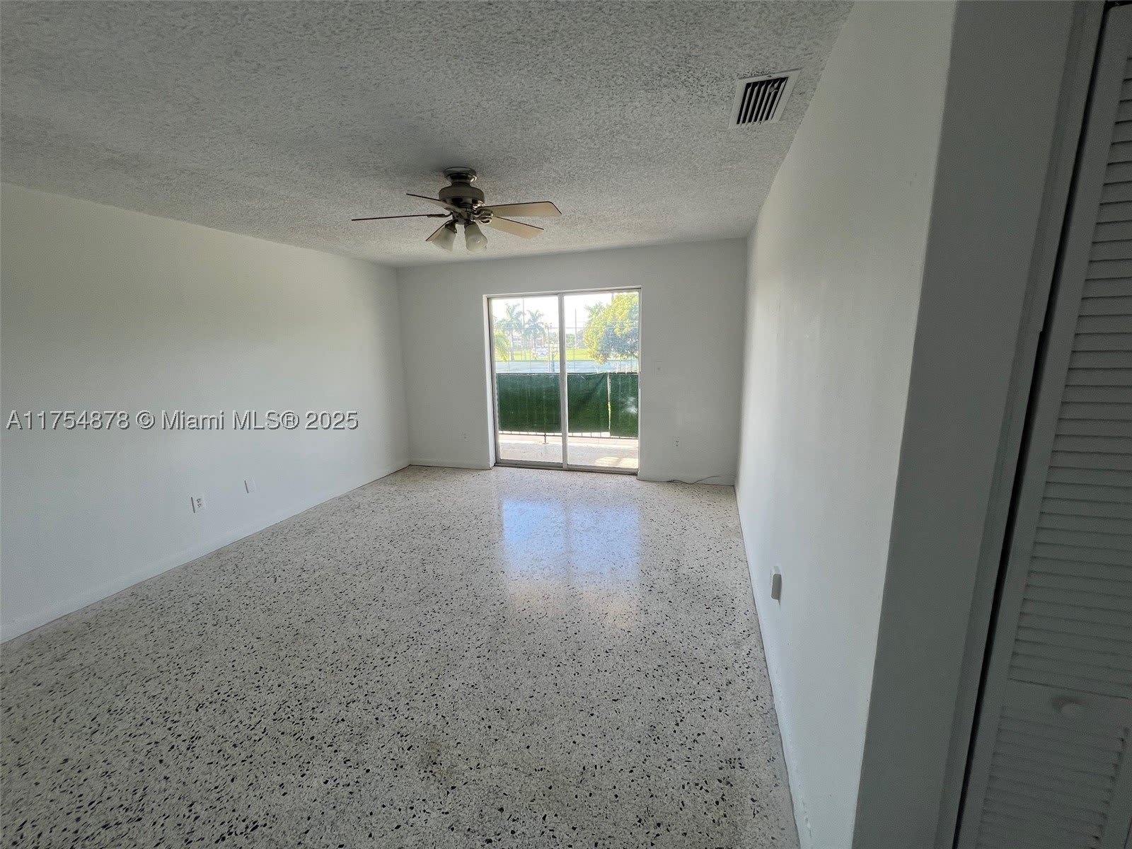887 W 29th St – photo 2