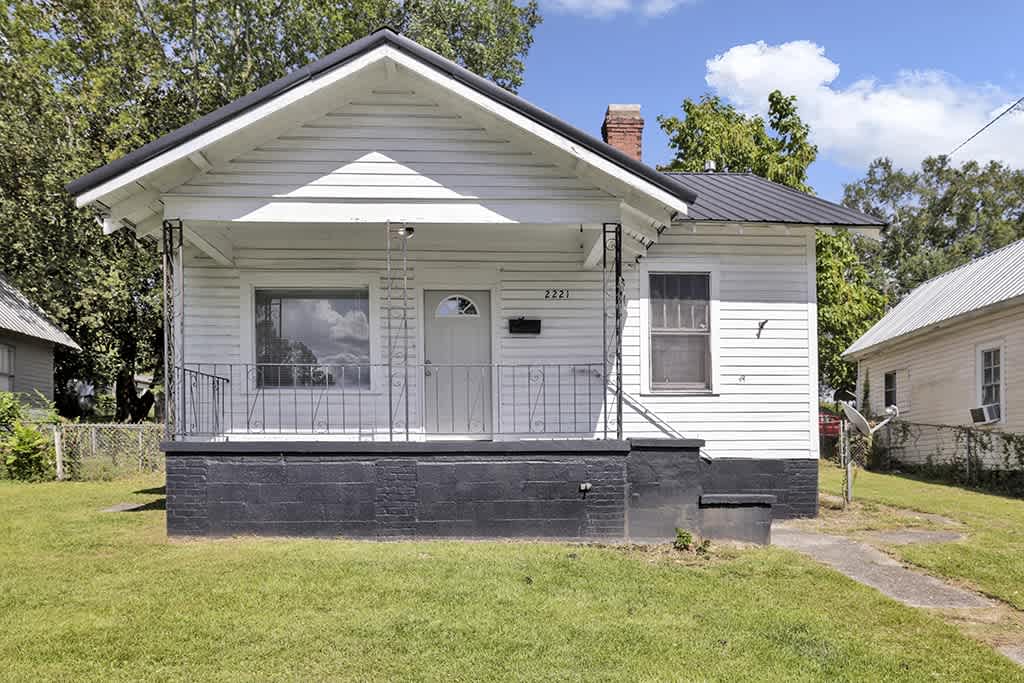 2221 Gurnee Avenue – photo 1