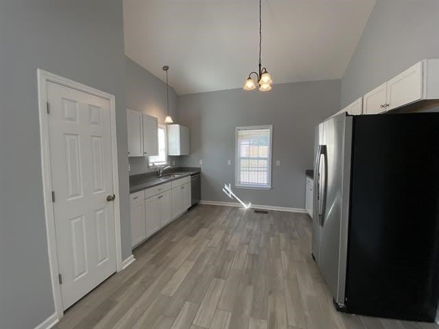 1074 BARKSDALE St – photo 3