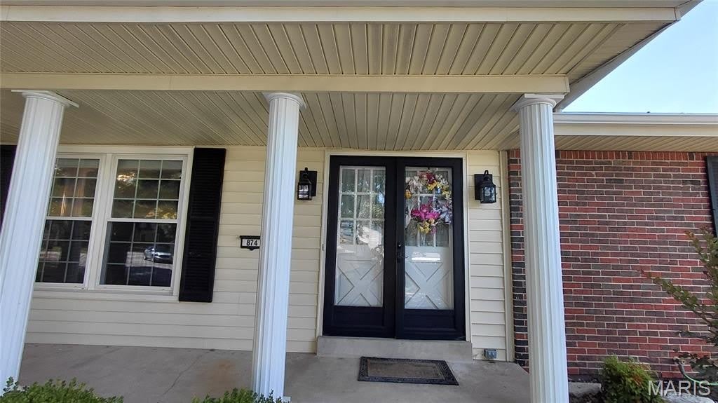 874 Hollyridge Drive – photo 3