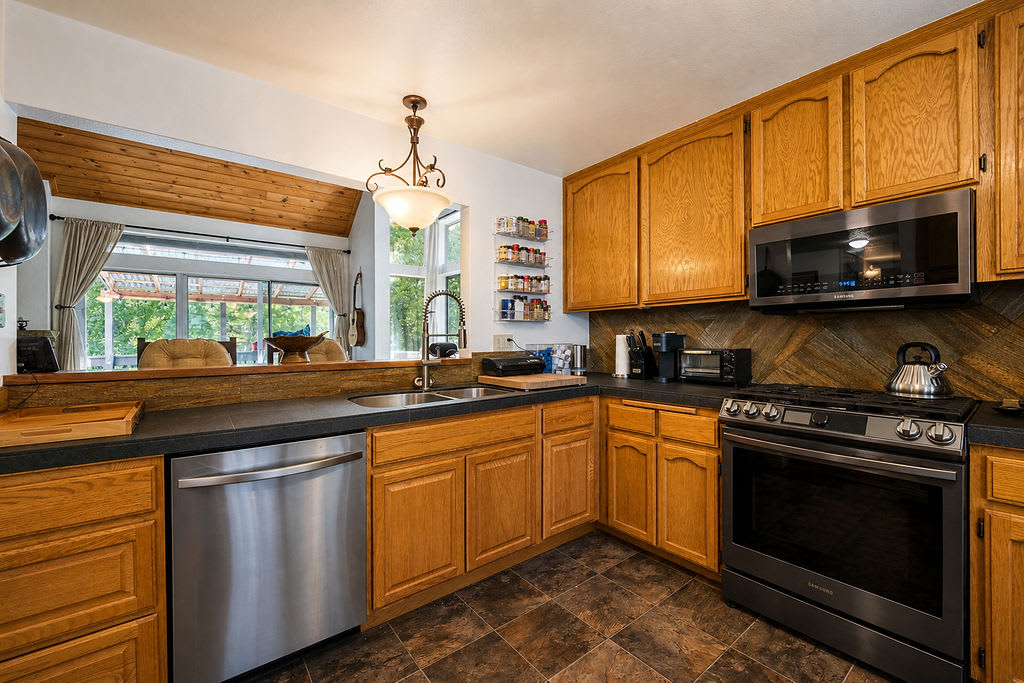 2116 Bernina Drive – photo 2