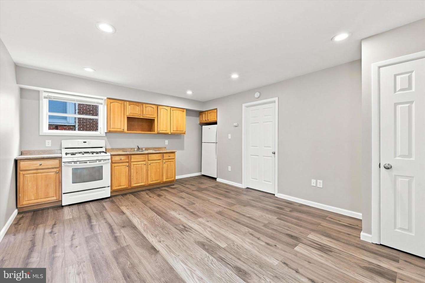 327 POWHATTAN AVE #A – photo 1