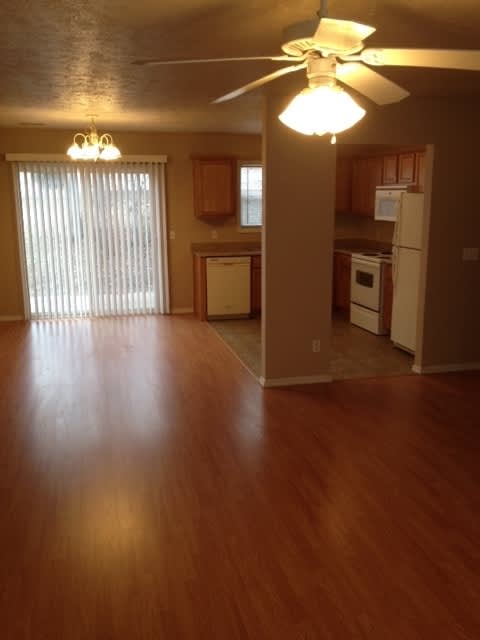 Single Family Home In Merriam Woods – photo 4