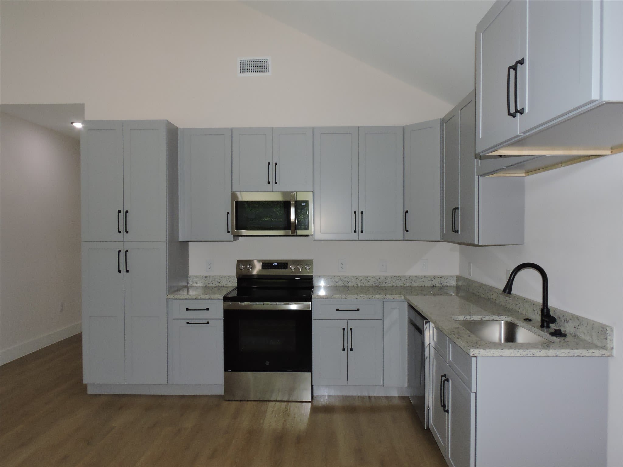 163 Lake Creek Drive – photo 5
