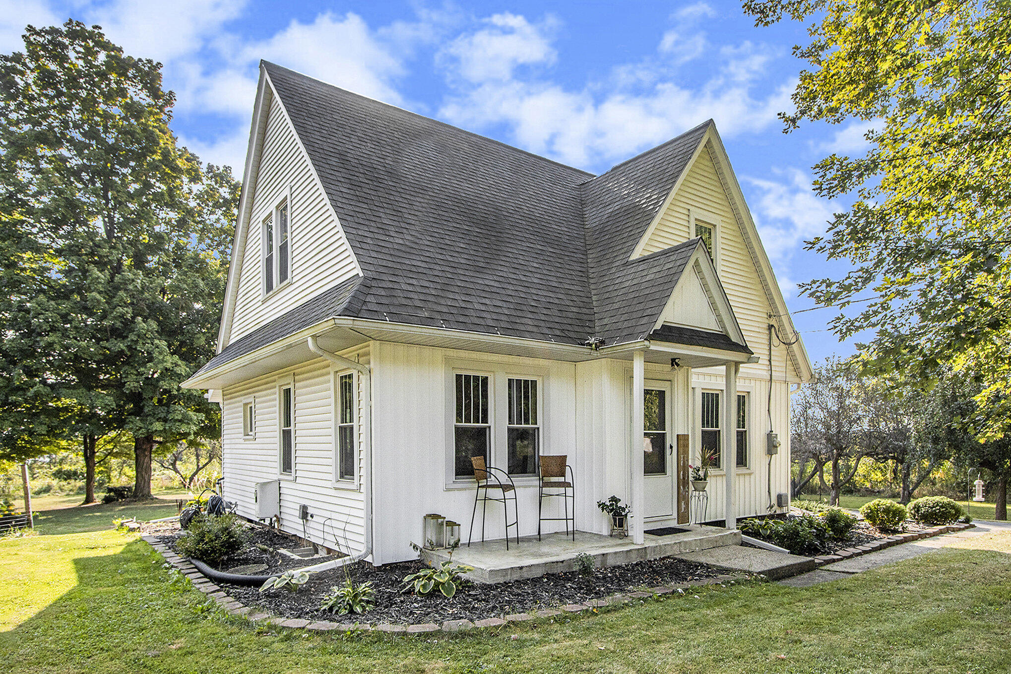 3512 Douglas Ave – photo 2