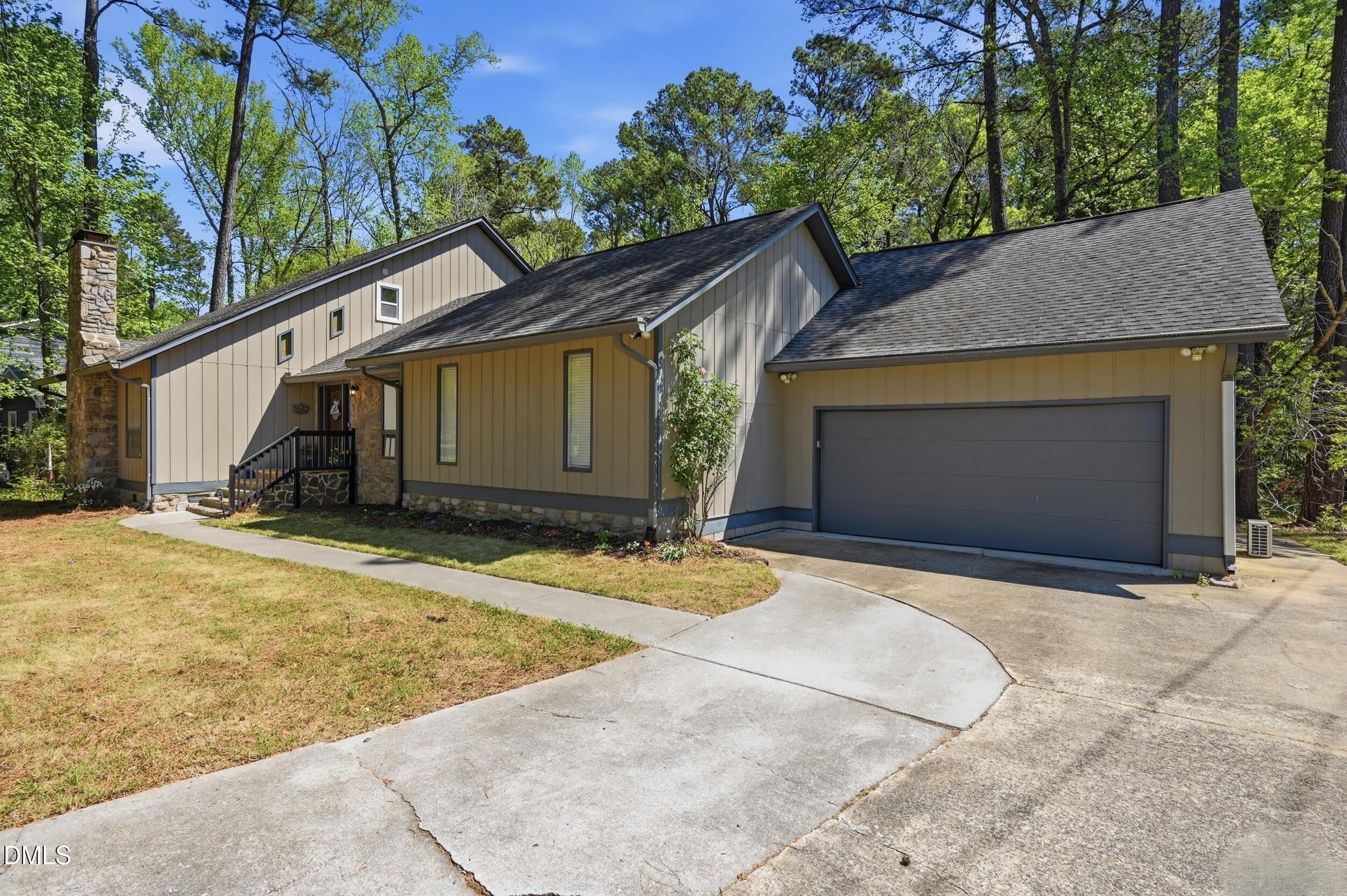 4002 Westfield Drive – photo 2
