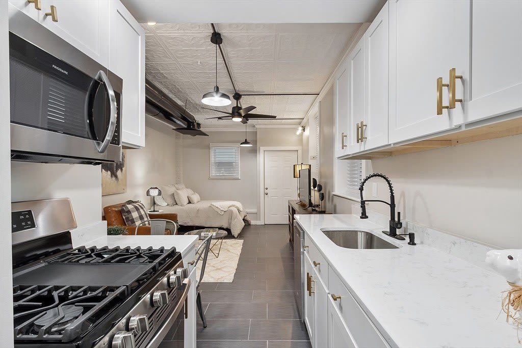 1 Hazel Street – photo 4
