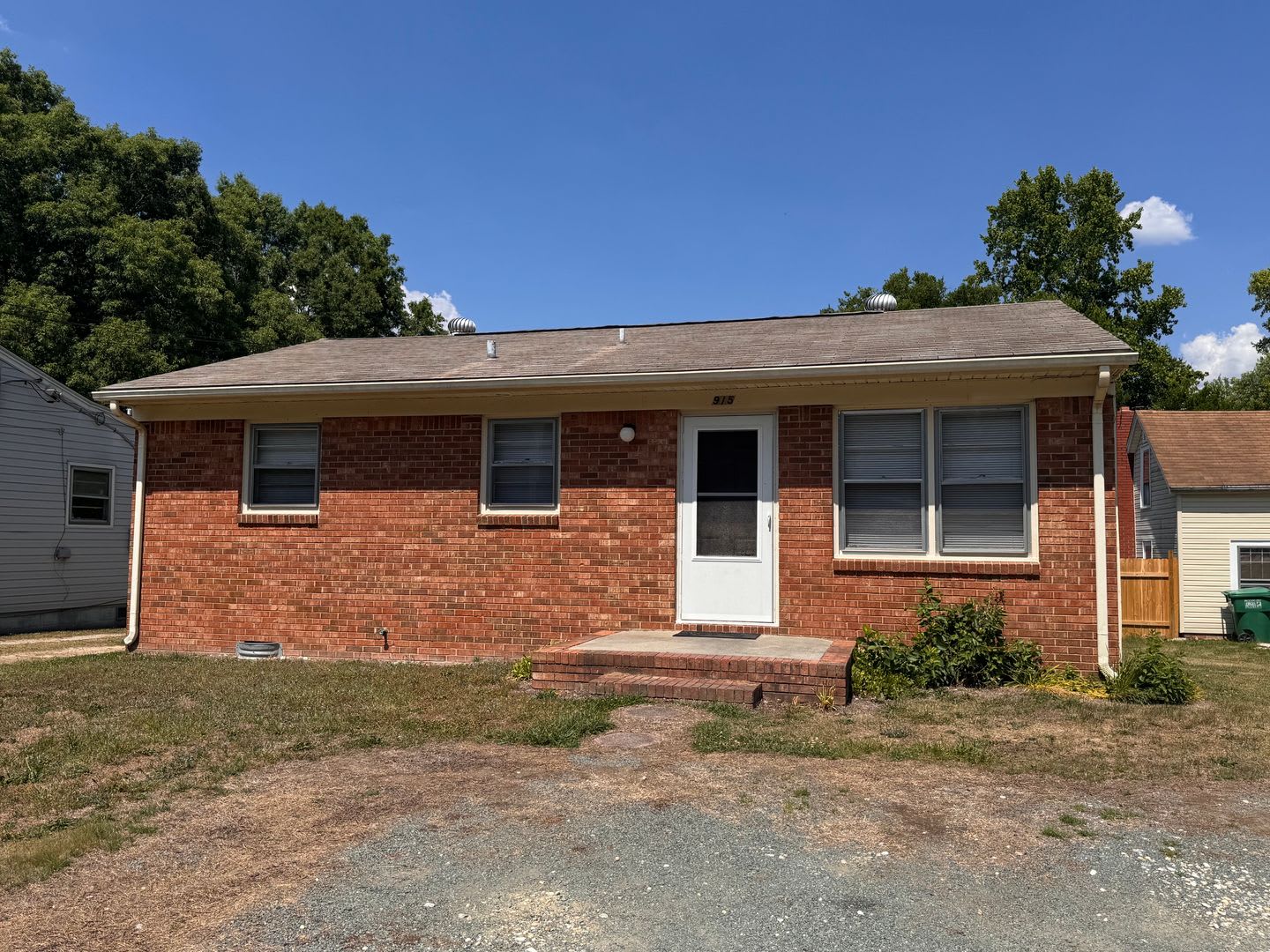 3 BED, 1 BATH BRICK HOME IN HIGH POINT AVAILABLE NOW! – photo 1