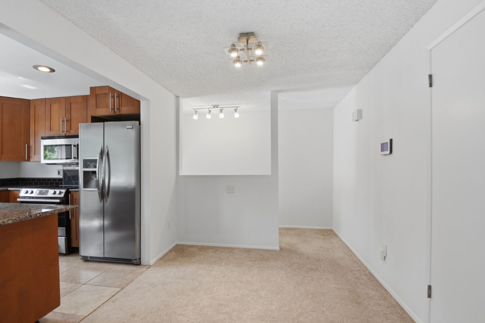2Bd/1.5Ba Edmonds Condo – photo 3