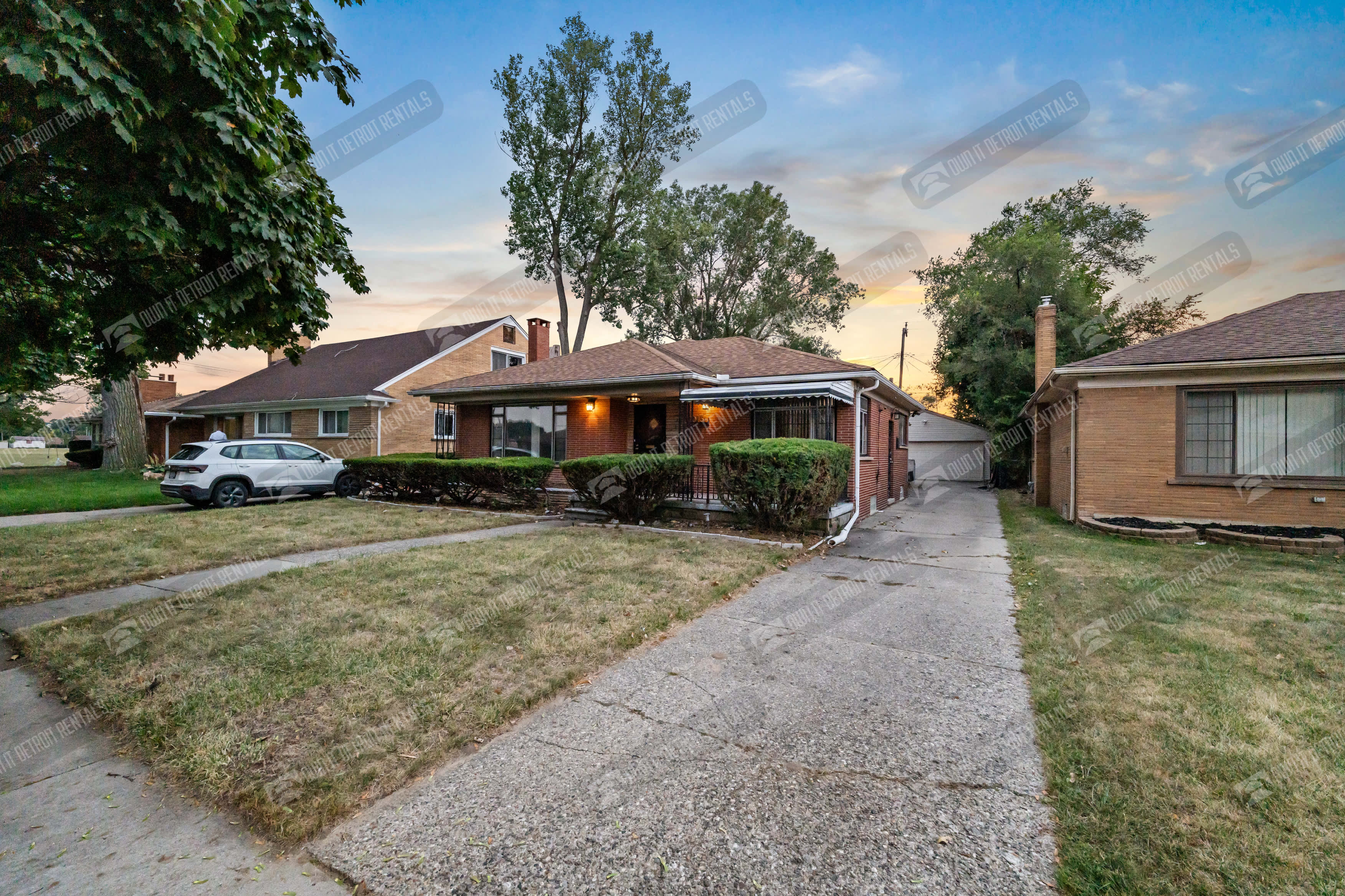 20461 Oxley St – photo 2