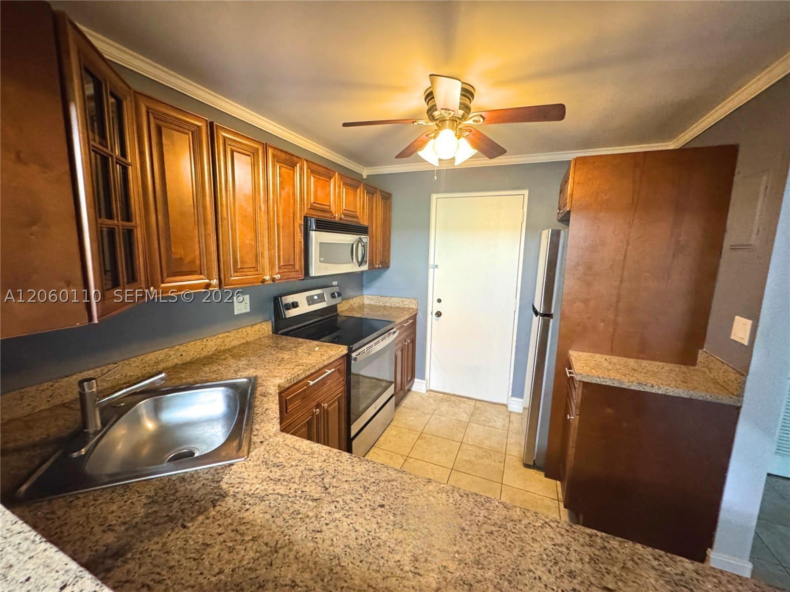 2324 S Cypress Bend Dr – photo 2