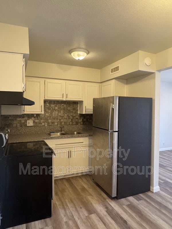 615 South Royal Crest Circle – photo 5