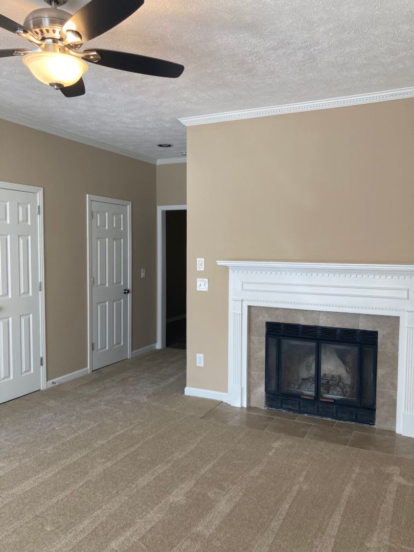 Beautifully Renovated Townhome – photo 4