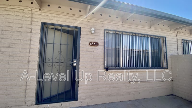 1838 South Rosemont Avenue – photo 2