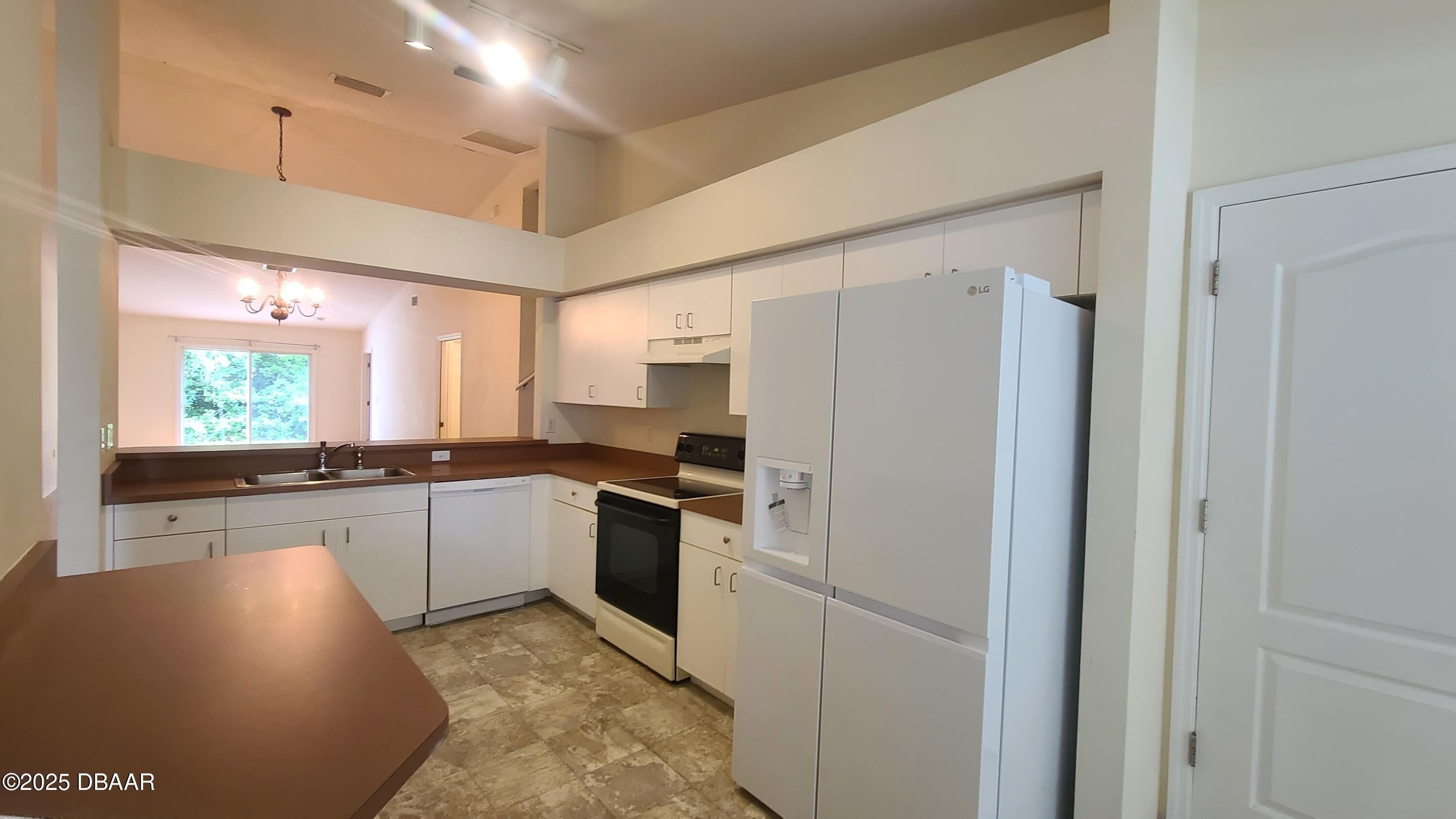 1018 Grand Hickory Circle – photo 3